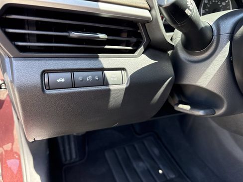 Used 2025 Nissan Altima 2.5 SV FWD image 16