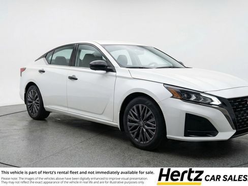 Used 2025 Nissan Altima 2.5 SV FWD image 1