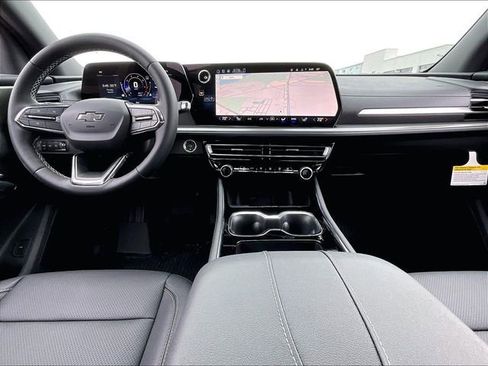 New 2026 Chevrolet Traverse LT image 11