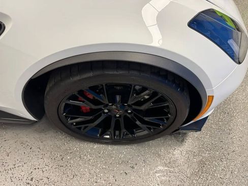 Used 2019 Chevrolet Corvette Z06 RWD image 34