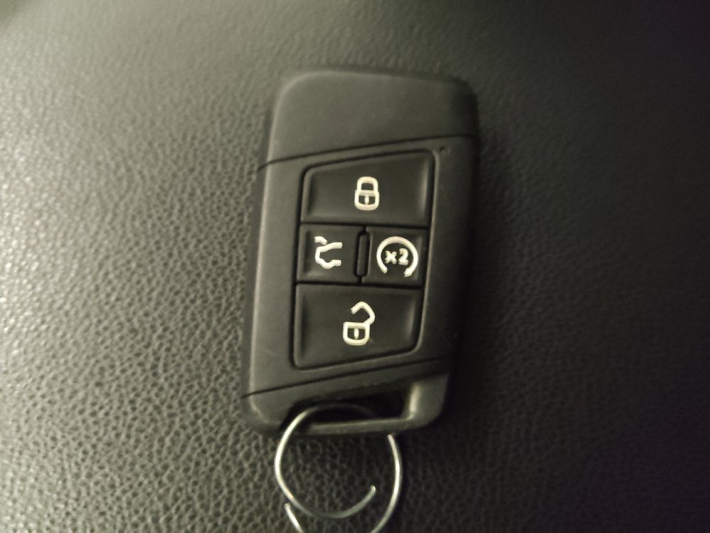 Used 2023 Volkswagen Jetta SE FWD image 32