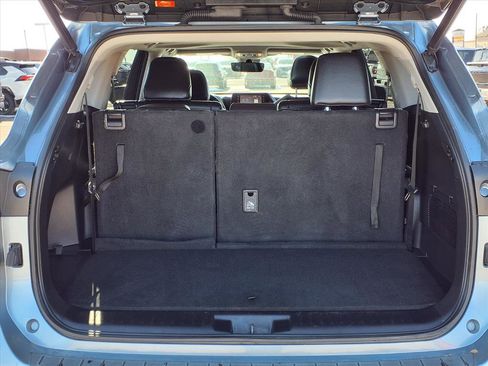 Used 2022 Toyota Highlander XLE image 18