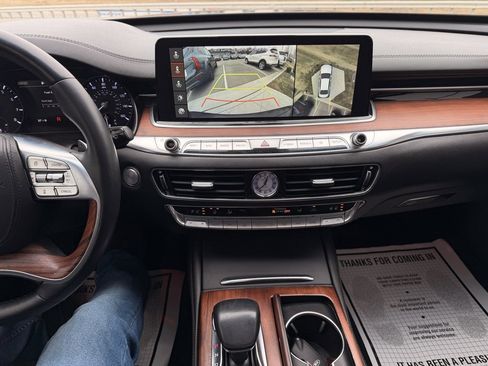 Used 2020 Kia K900 Luxury image 22