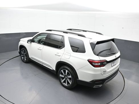 Used 2024 Honda Pilot Touring image 42