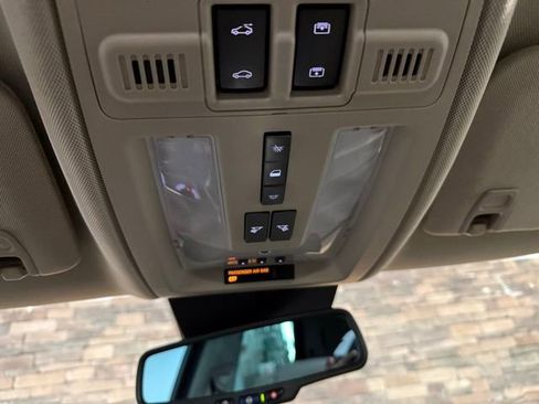 Used 2012 Cadillac SRX Luxury image 29