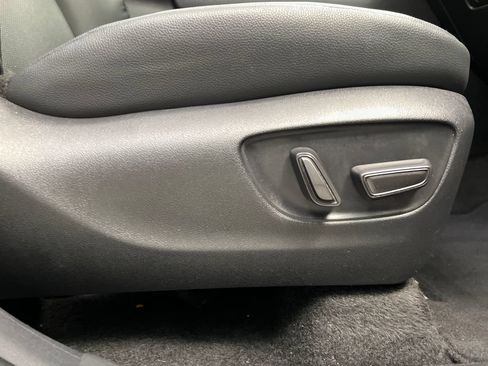 Used 2025 Toyota Grand Highlander FWD image 33