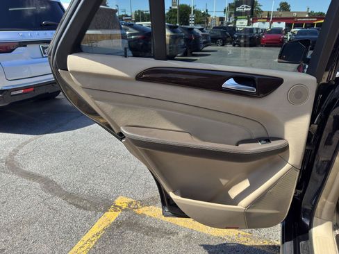 Used 2015 Mercedes-Benz ML 350 2WD w/ Premium 1 Package image 26
