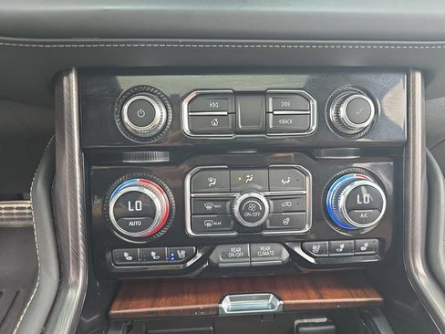 Certified 2023 GMC Yukon XL Denali Ultimate AWD/4WD image 21