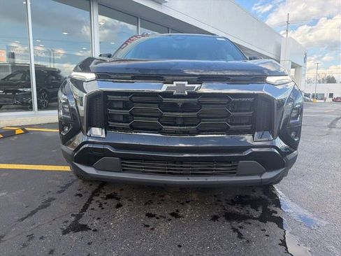 Used 2025 Chevrolet Equinox ACTIV w/ Safety and Technology Package AWD/4WD image 11