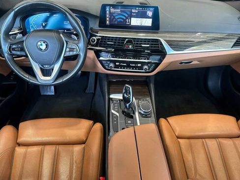 Used 2020 BMW 530e xDrive w/ Premium Package AWD/4WD image 13