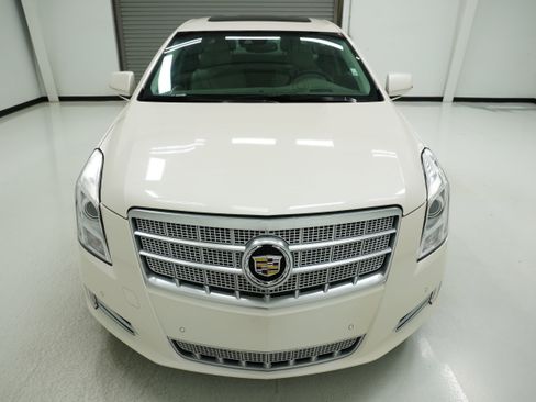 Used 2013 Cadillac XTS Platinum image 2