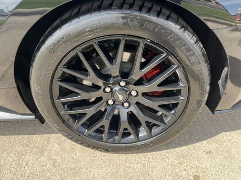 Used 2019 Ford Mustang GT Premium w/ GT Performance Package RWD image 11