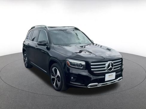 Used 2024 Mercedes-Benz GLB 250 image 3