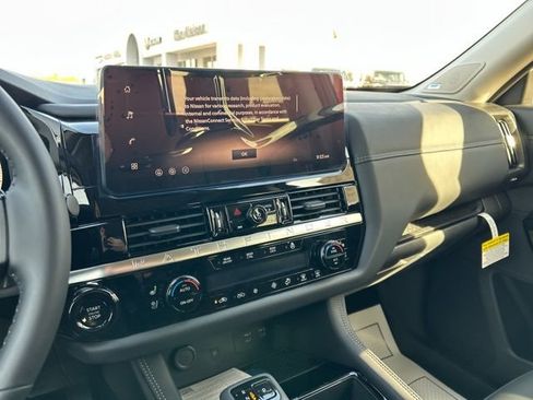 New 2026 Nissan Pathfinder Platinum AWD/4WD image 42