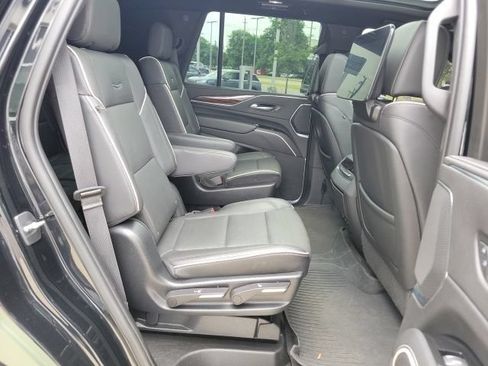Used 2023 Cadillac Escalade Premium Luxury AWD/4WD image 27