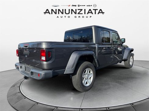 Used 2022 Jeep Gladiator Sport image 5