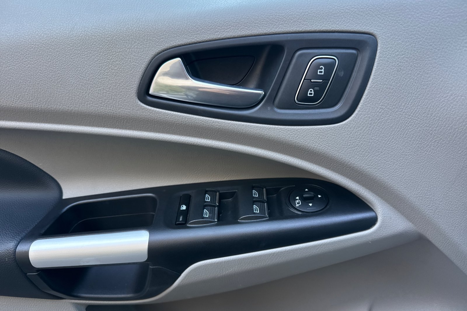 Used 2023 Ford Transit Connect Titanium FWD image 16