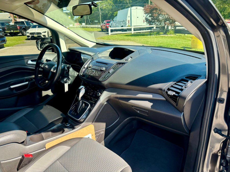 Used 2017 Ford C-MAX SE FWD image 13