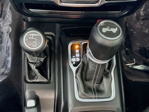 Used 2024 Jeep Wrangler Unlimited Sport AWD/4WD image 20