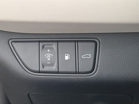 Used 2023 Genesis G70 2.0T w/ Sport Prestige Package image 28