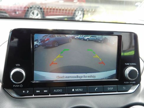 Used 2024 Nissan Sentra S FWD image 12