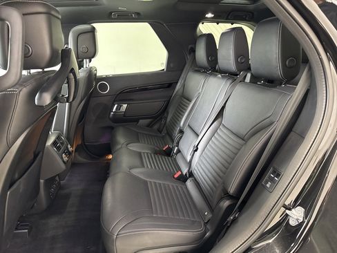 Used 2022 Land Rover Discovery S R-Dynamic image 32