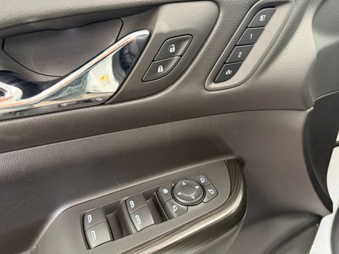 Used 2023 GMC Acadia SLT w/ Preferred Package AWD/4WD image 26
