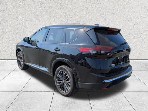 Used 2025 Nissan Rogue Platinum FWD image 5