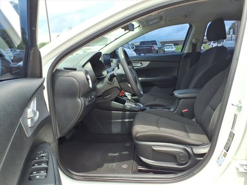 Used 2023 Kia Forte LXS w/ LXS Technology Package FWD image 15