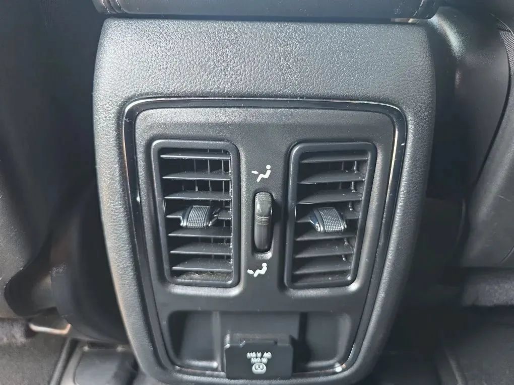 Used 2019 Jeep Grand Cherokee Altitude AWD/4WD image 44