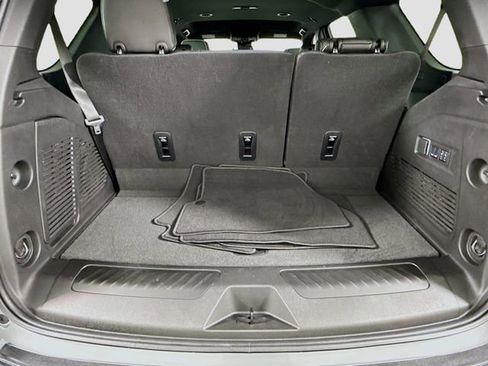 Used 2025 GMC Yukon Elevation RWD image 27