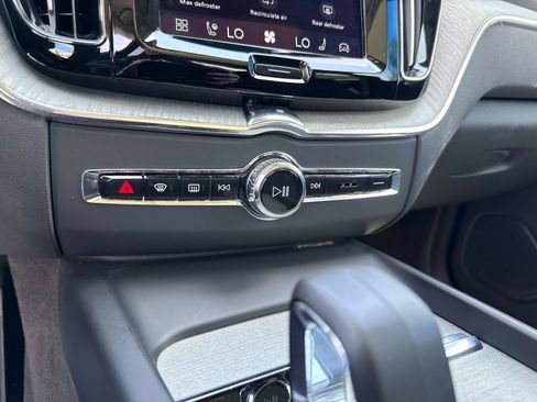Certified 2025 Volvo XC60 B5 Plus image 29