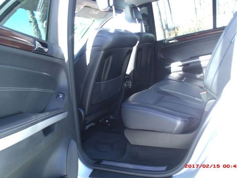 Used 2010 Mercedes-Benz GL 450 4MATIC image 16