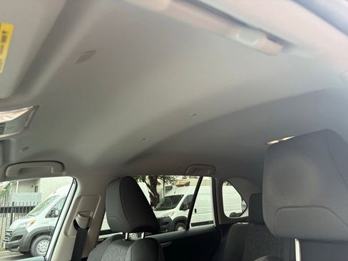 Used 2023 Toyota RAV4 XLE AWD/4WD image 9