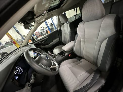 Certified 2025 Subaru Outback Premium image 15