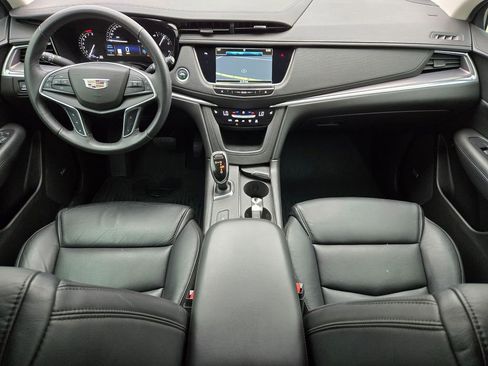 Used 2018 Cadillac XT5 Luxury w/ Driver Awareness Package image 13