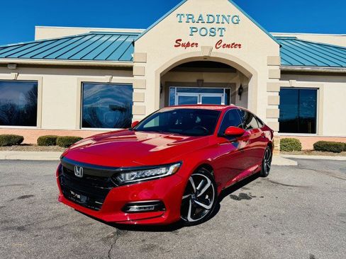 Used 2018 Honda Accord Sport image 2