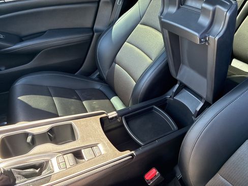 Used 2022 Honda Accord Sport image 17