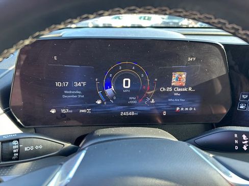 Used 2025 Chevrolet Traverse LT image 18