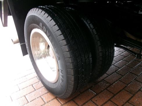 Used 2017 Ford E-350 and Econoline 350 Super Duty image 13