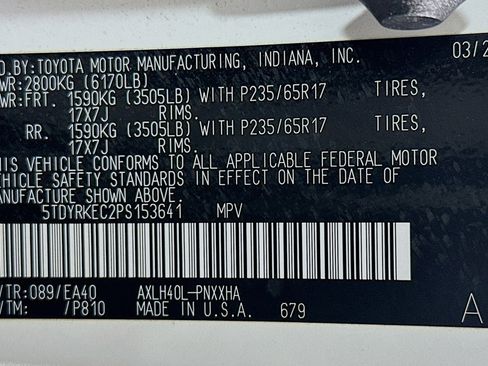 Used 2023 Toyota Sienna XLE FWD image 25
