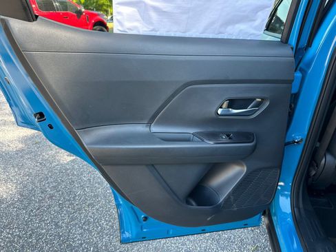 New 2026 Nissan Kicks SR FWD image 19