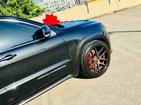 Used 2014 Jeep Grand Cherokee SRT8 w/ Luxury Group II image 41