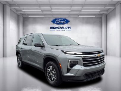 Used 2024 Chevrolet Traverse LT
