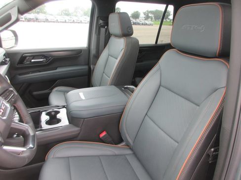 New 2026 GMC Yukon AT4 w/ LPO, Floor Liner Package AWD/4WD image 11