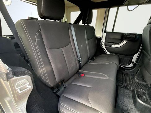 Used 2016 Jeep Wrangler Unlimited Sahara w/ Max Tow Package image 27
