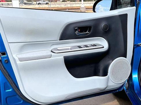 Used 2013 Toyota Prius C One image 21