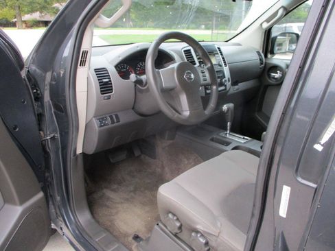 Used 2013 Nissan Xterra S RWD image 11