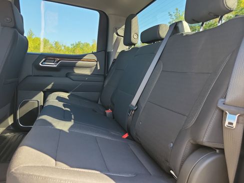 New 2026 GMC Sierra 1500 SLE image 27