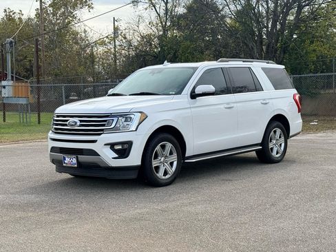 Used 2020 Ford Expedition XLT w/ Equipment Group 202A RWD image 7